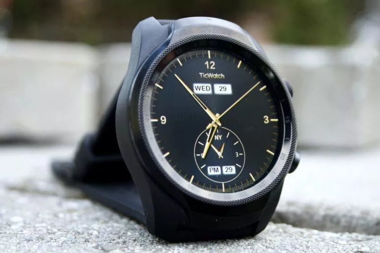 recenze TicWatch Pro 4G LTE