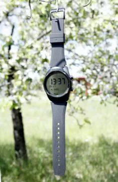 TicWatch Pro 4G LTE náhled na výšku 3