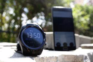 TicWatch Pro 4G LTE s telefonem 1