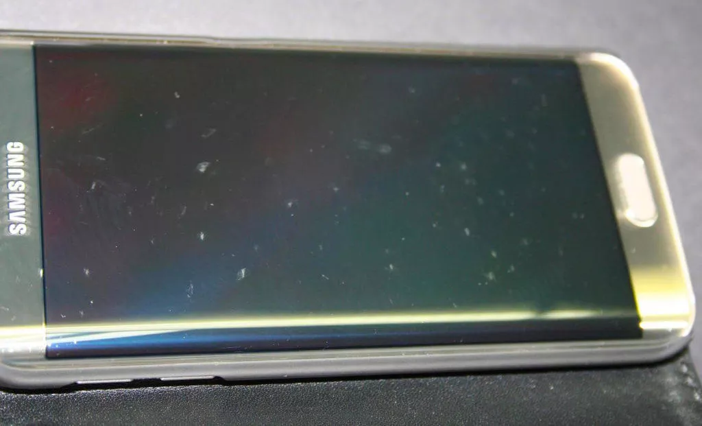 Co zkontrolovat před koupí použitého telefonu?
