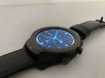 ticwatch pro 2020 displej