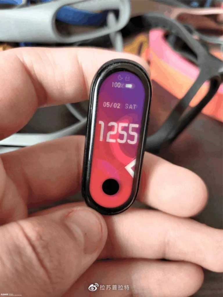 udajne realne fotografie Xiaomi Huami Mi Band 5 obrazek 2