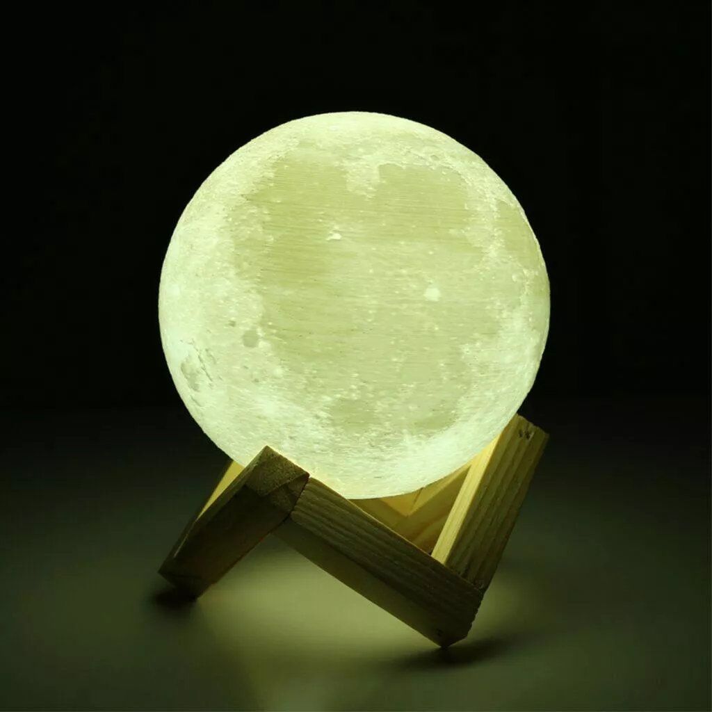 Elegantní lampa v podobě měsíce 1