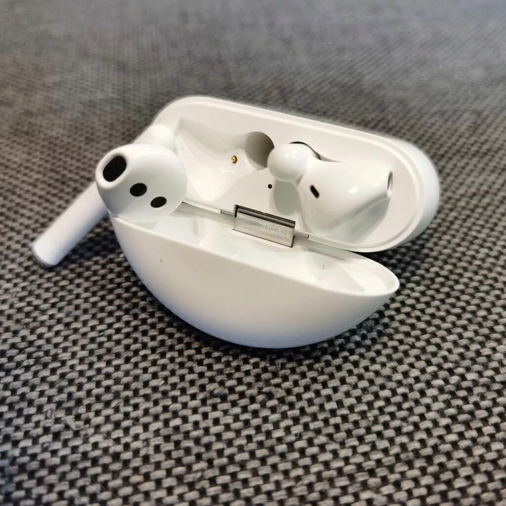 Huawei FreeBuds 3 ctvrercove detaily 4