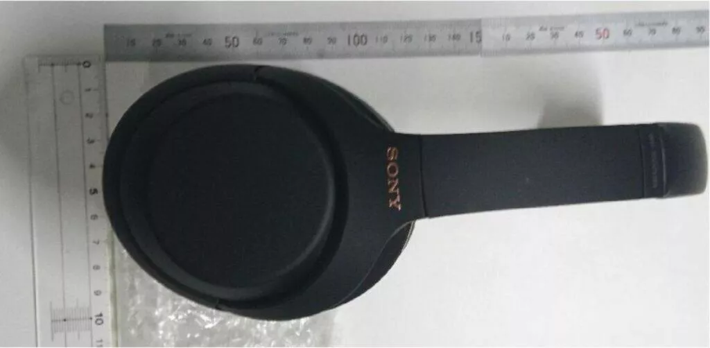 odhalení Sony WH-1000XM4 fotka 2