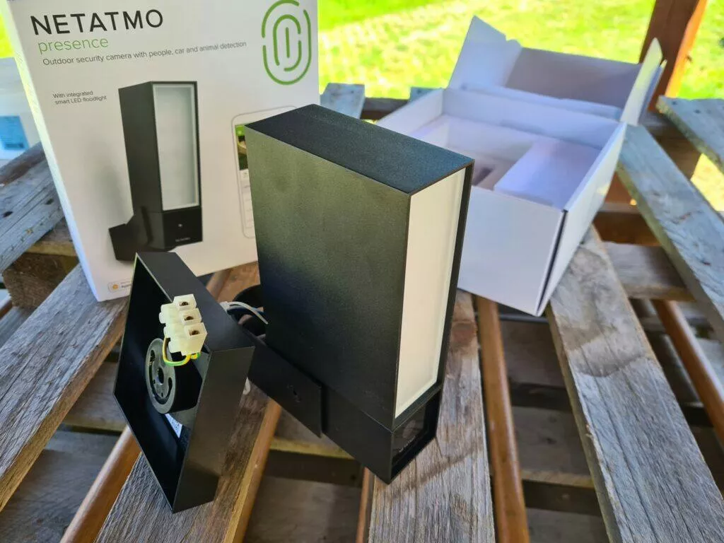 5 venkovní kamera Netatmo před instalací
