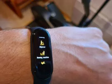 Xiaomi Mi Band 5 eliptický trenažer