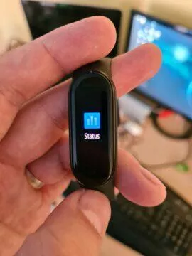 Xiaomi Mi Band 5 menu stav