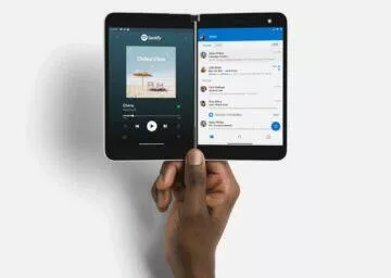 Microsoft Surface Duo multitasking