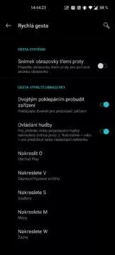 OxygenOS gesta na zamknutém displeji