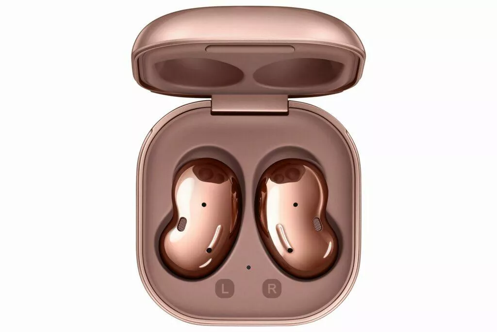 představení Samsung Galaxy Buds Live bronzová v pouzdře