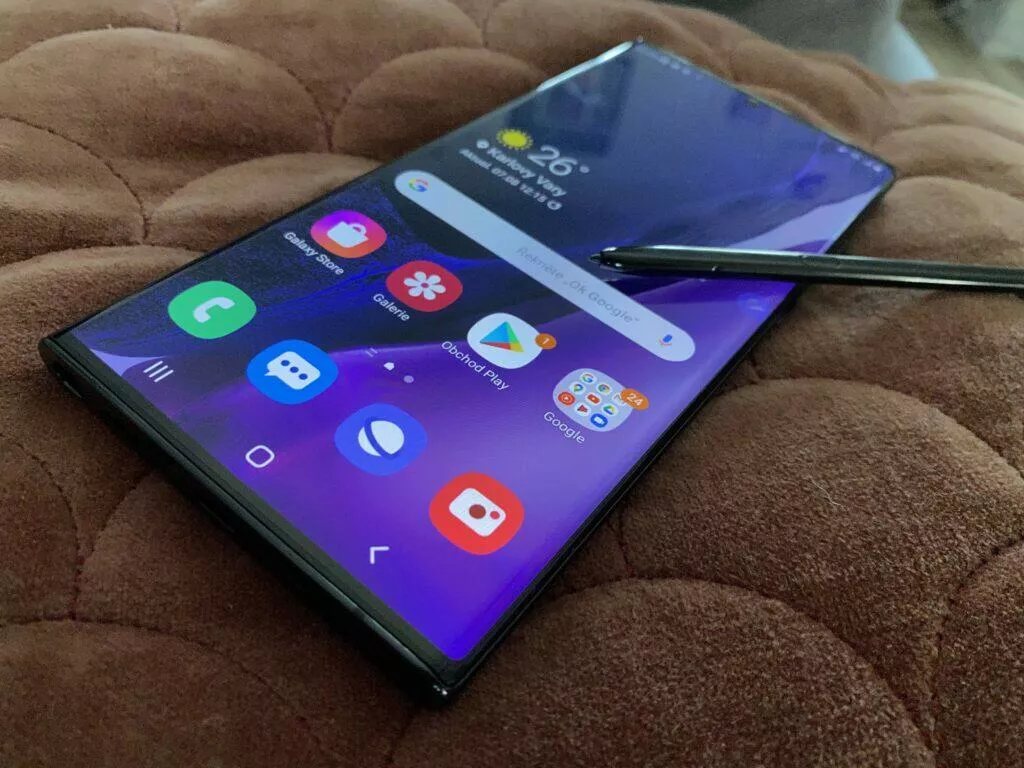 Note 20 Ultra problémy s bezdrátovým nabíjením