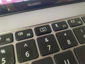 huawei matebook tlačítko