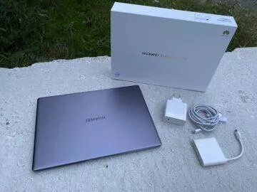 obsah balení Huawei MateBook X Pro 2020