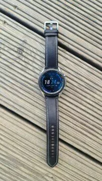 Samsung Galaxy Watch3 vertikální dřevo