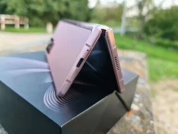 Samsung Galaxy Z Fold2 V spodní rámeček konektor