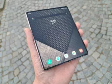 Samsung Galaxy Z Fold2 žlábek neviditelný