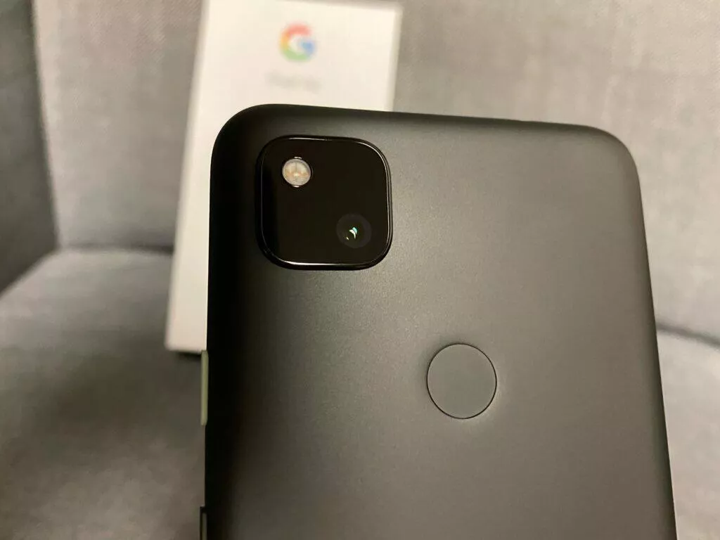 do redakce dorazil Pixel 4a