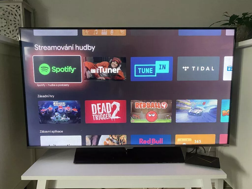 Google Chromecast s Google TV uživatelské prostředí