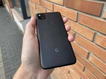 Pixel 4a polykarbonát