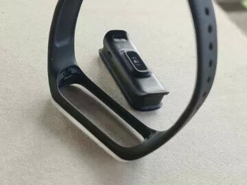 Samsung Galaxy Fit2 design tělo záda řemínek