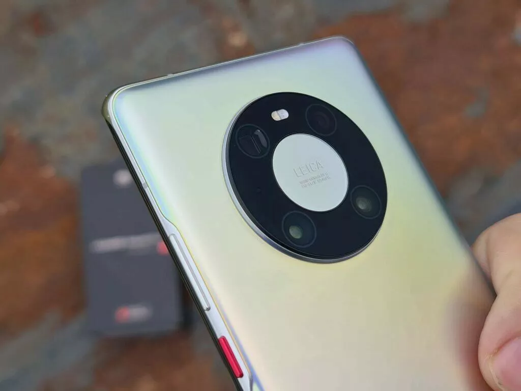 testování Huawei Mate 40 Pro záda detail