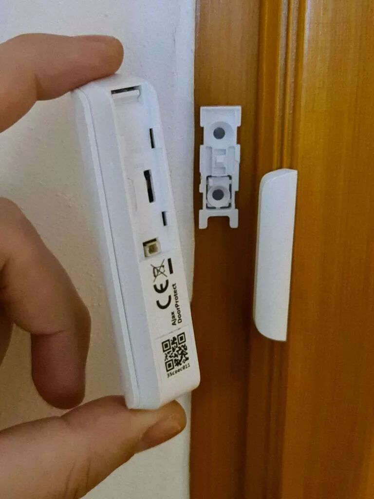 dveřní senzor instalace