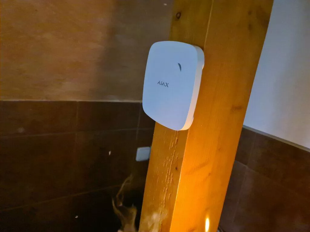 požární hlásič oheň