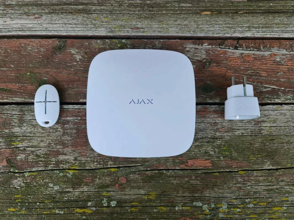 recenze AJAX hub 2 ovladač zásuvka komplet