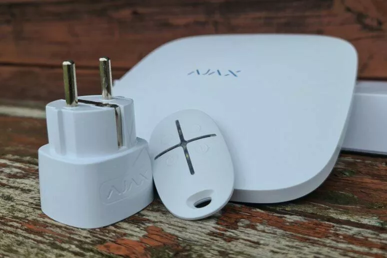 [Obrázek: recenze-hub-2-ovladac-zasuvka-ajax-774x516.webp]