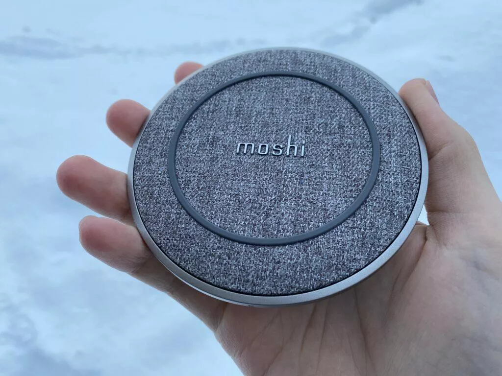 moshi bezdrátová nabíječka