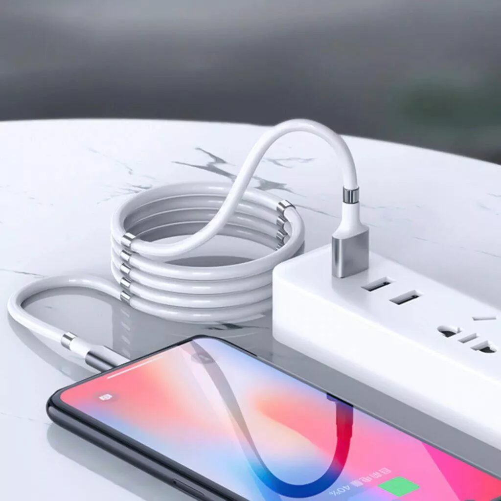 kabel s magnetickými úchyty zásuvka