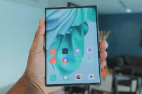 Oppo představilo rolovací telefon Oppo představilo rolovací telefon