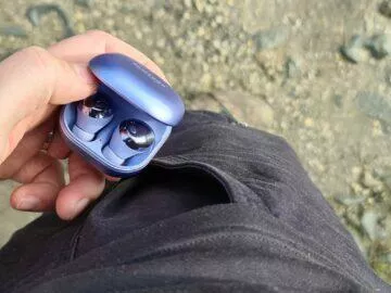 Samsung Galaxy Buds Pro kapsa pouzdro otevírání