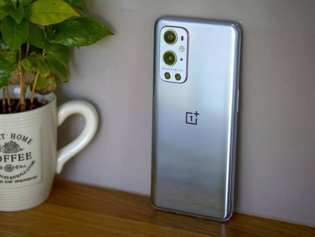 OnePlus stříbrná barevná verze OnePlus stříbrná barevná verze