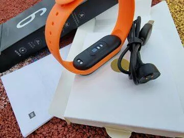 Xiaomi Mi Band 6 balení nabíječka