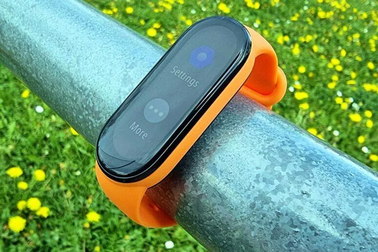 Xiaomi Mi Band 6 reakce na zprávy Xiaomi Mi Band 6 reakce na zprávy