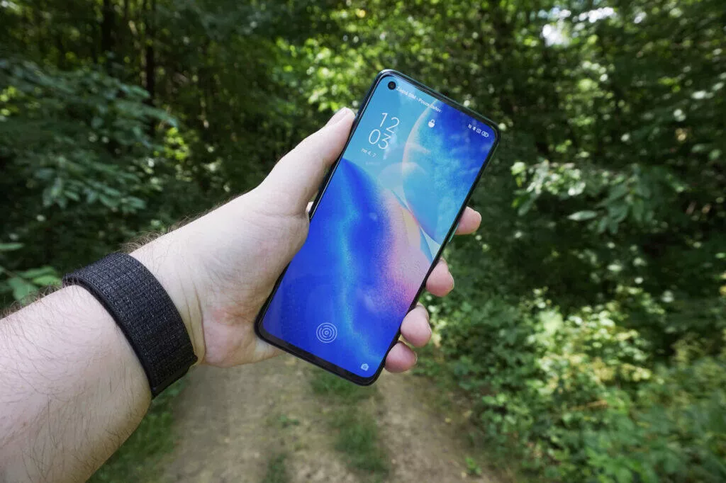 design predni strany oppo reno5 5g