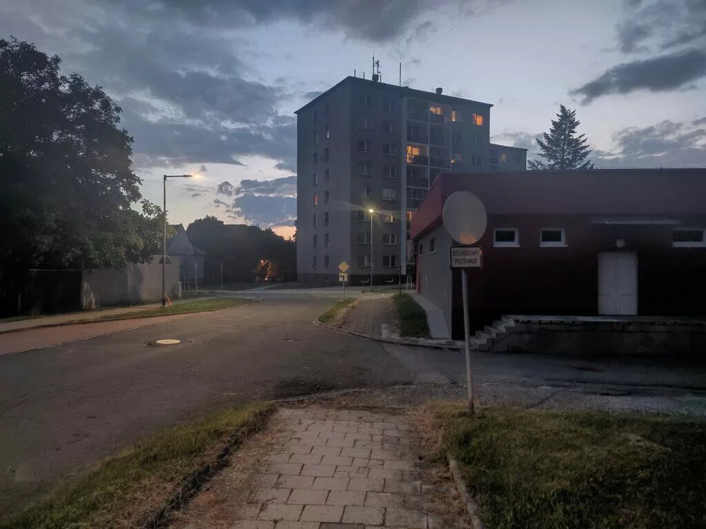 noční režim z Oppo Reno5 5G