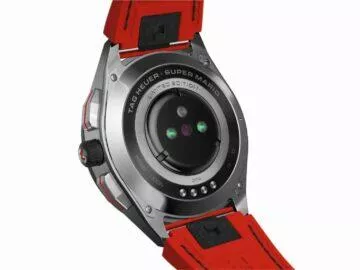 Tag Heuer Connected Super Mario záda