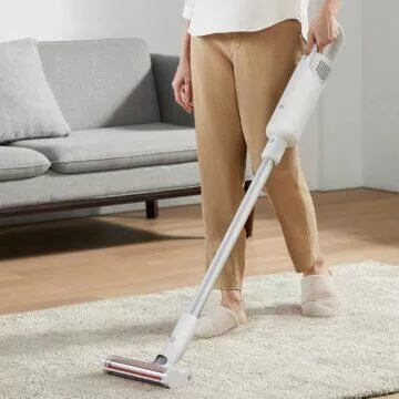 Ruční vysavač Xiaomi Mi Vacuum Cleaner Light koberec