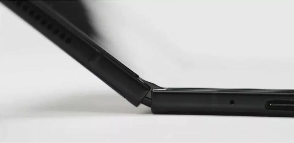 Samsung Galaxy Z Flip Galaxy Z Fold voděodolnost pant
