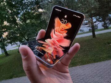 Samsung Galaxy Z Flip3 testování displej