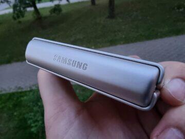Samsung Galaxy Z Flip3 testování pant