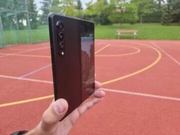 Samsung Galaxy Z Fold3 recenze foto náhled vnější