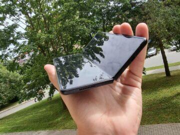 test Samsung Galaxy Z Fold3 displej