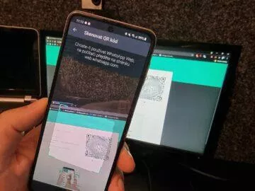 WhatsApp Web QR kód skenování