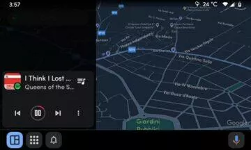 Android Auto nový spodní panel karta tmavá