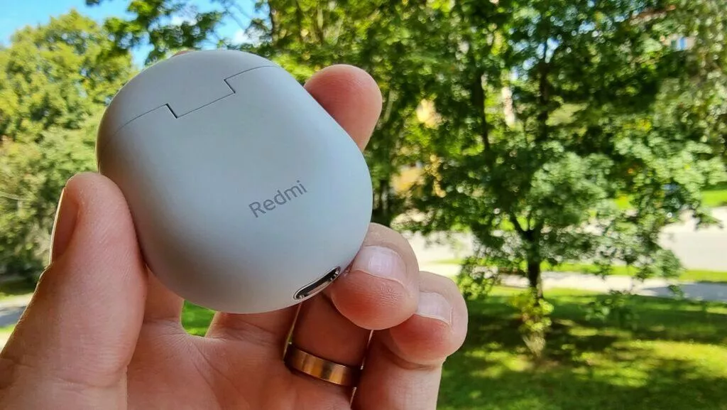 Redmi Buds 3 Pro testování logo