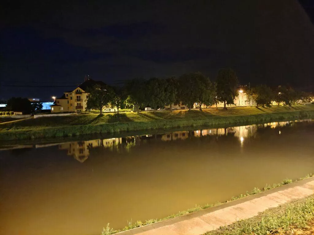 vivo x60 pro primarni fotoaparat nocni foto
